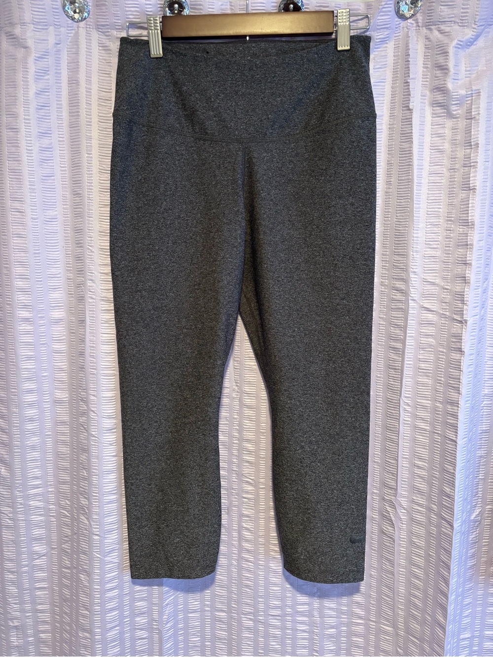 Nike Legend Dri-FIT Dark Charcoal Heather Grey Capri leggings